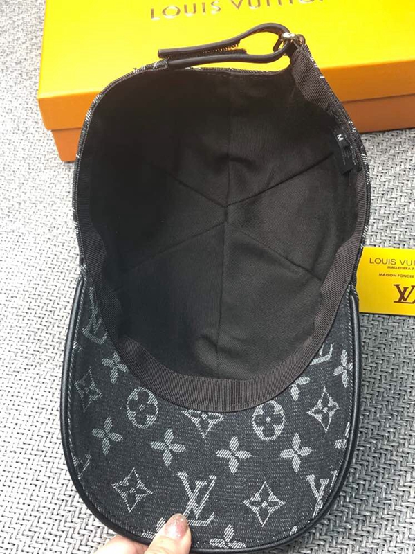 ブランド帽子側面デザイン